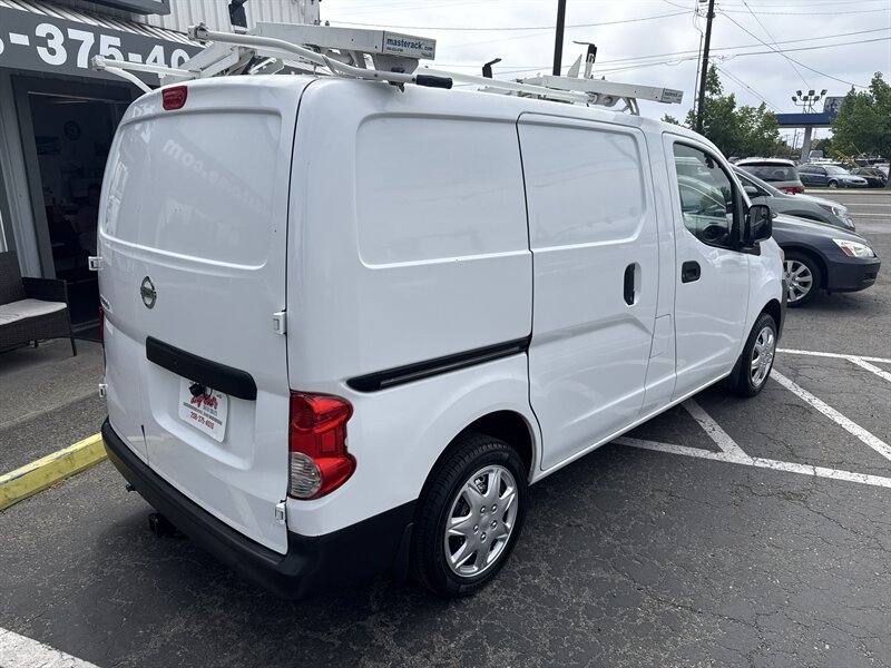Used 2014 Nissan NV200 FWD image 4