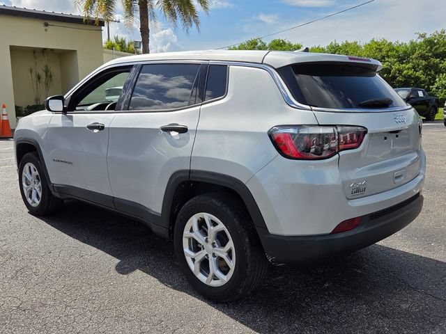 Used 2024 Jeep Compass Sport AWD/4WD image 5