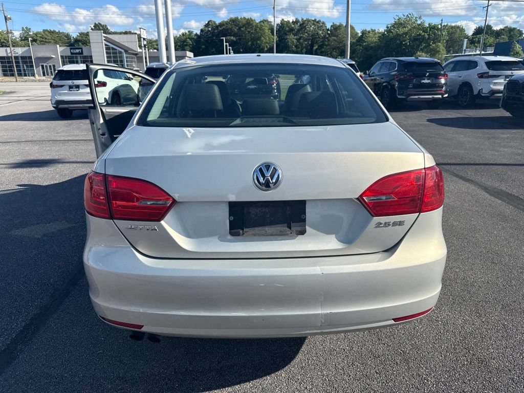 Used 2011 Volkswagen Jetta SE FWD image 15