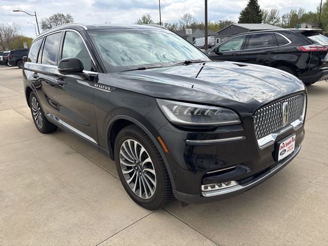 Used 2021 Lincoln Aviator Reserve w/ Equipment Group 201A AWD/4WD image 3
