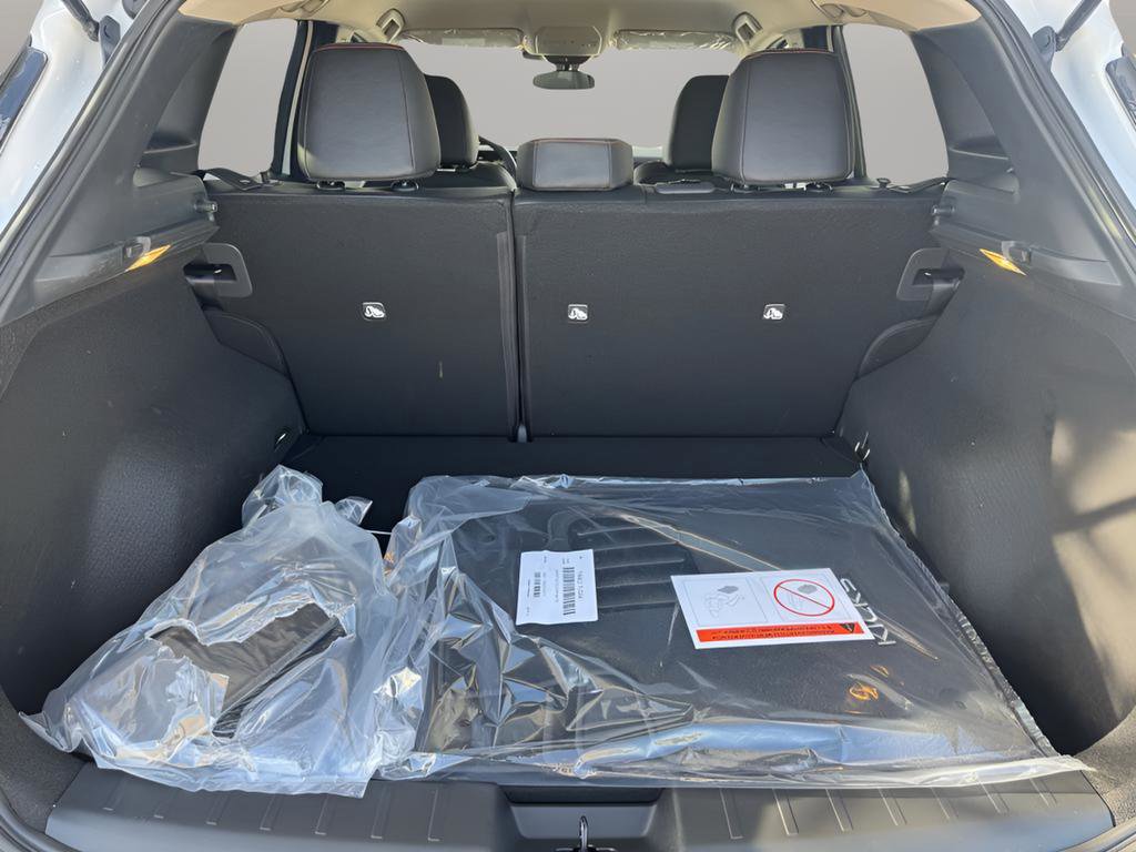New 2026 Nissan Kicks SR w/ Cold Weather Package FWD image 40