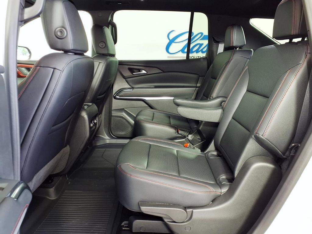 New 2026 Chevrolet Traverse Z71 w/ Driver Confidence Package AWD/4WD image 8