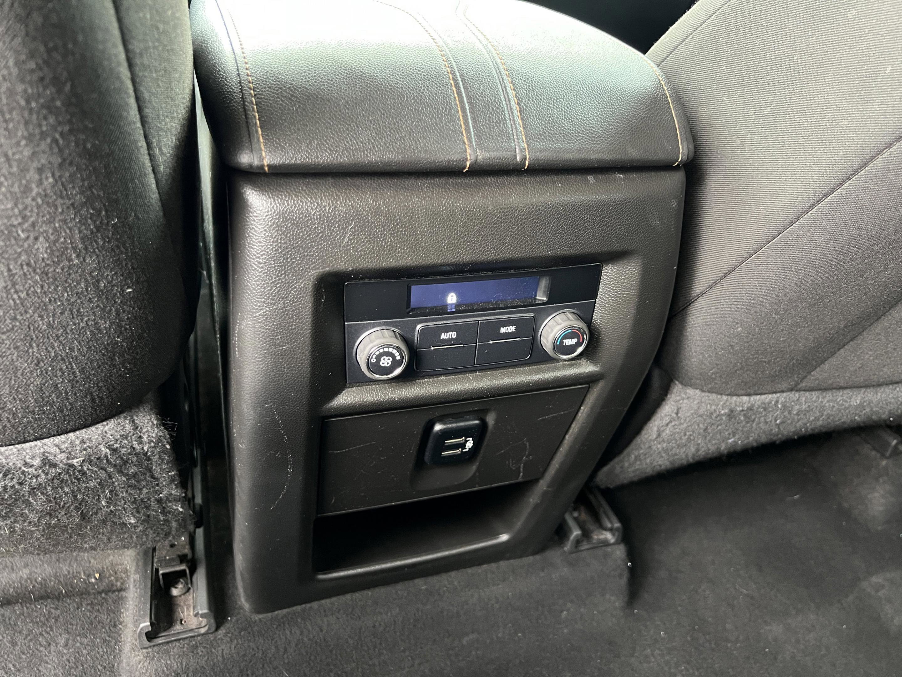 Used 2018 Chevrolet Traverse LT image 14