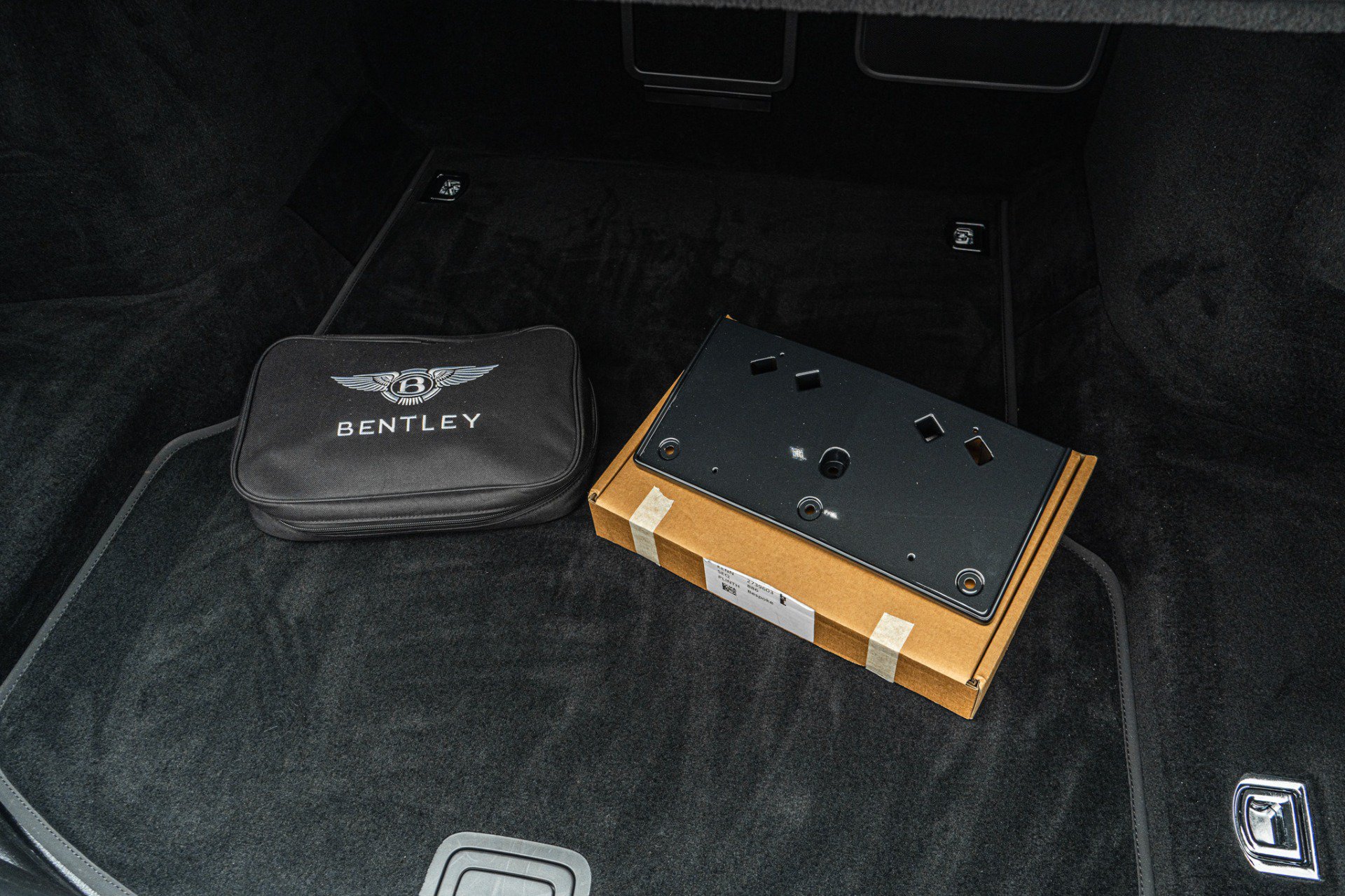 Used 2024 Bentley Flying Spur V8 AWD/4WD image 41