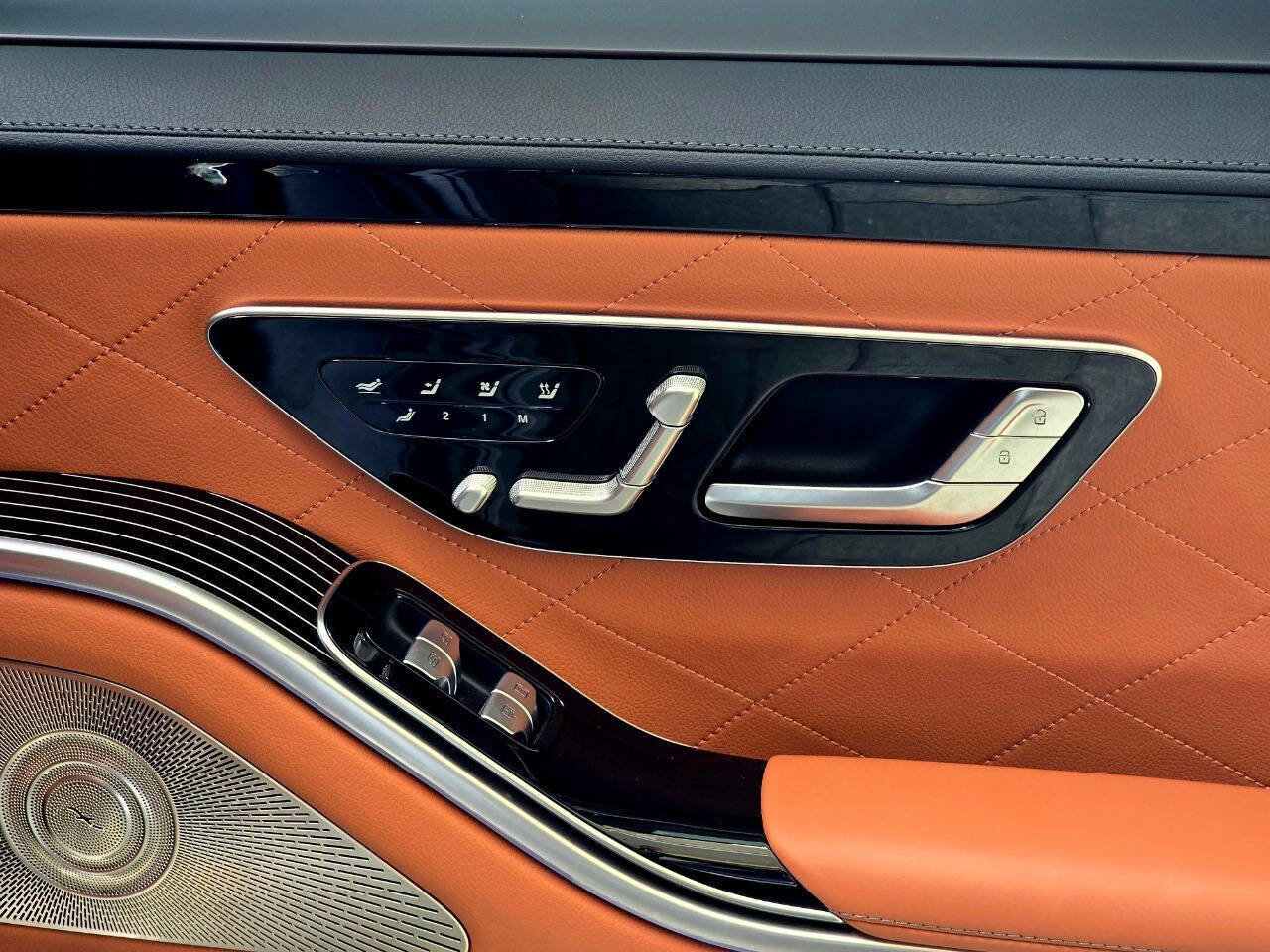 Used 2022 Mercedes-Benz S 580 4MATIC Sedan w/ Rear Seat Package image 93