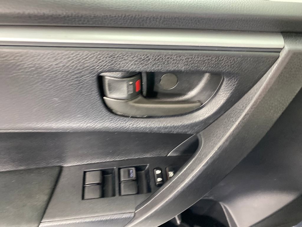 Used 2015 Toyota Corolla L image 10