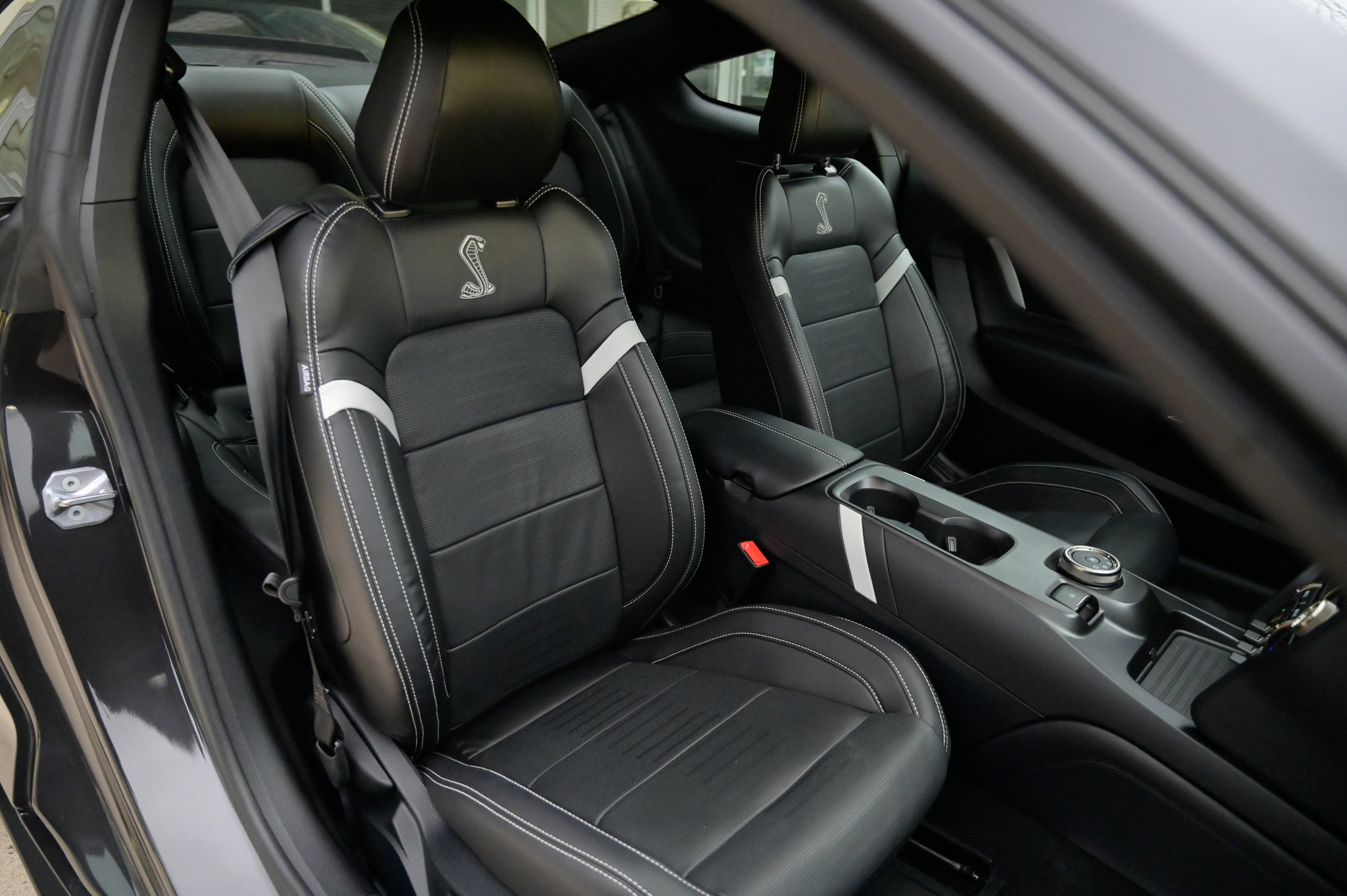 Used 2022 Ford Mustang Shelby GT500 w/ Technology Package image 44