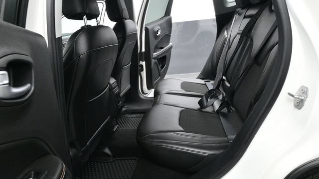Used 2018 Jeep Compass Latitude w/ Popular Equipment Group AWD/4WD image 30
