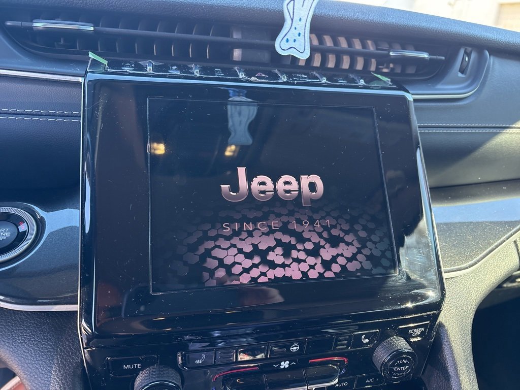 Used 2022 Jeep Grand Cherokee L Laredo w/ Luxury Tech Group I image 3