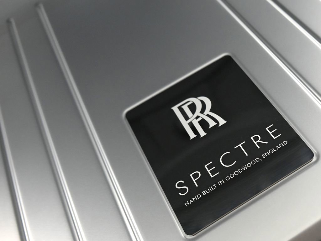 Used 2025 Rolls-Royce Spectre w/ Spectre Launch Package image 24