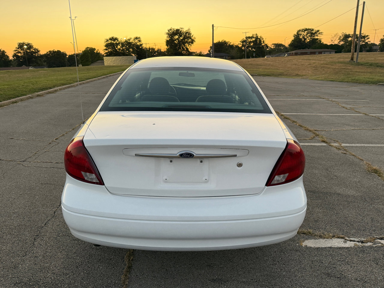 Used 2002 Ford Taurus SE image 8
