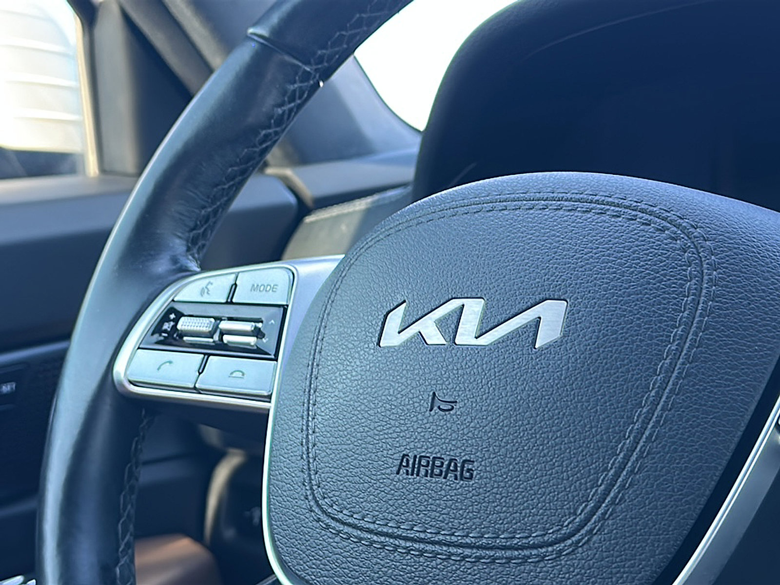 Used 2022 Kia Telluride SX w/ SX Prestige Package image 31