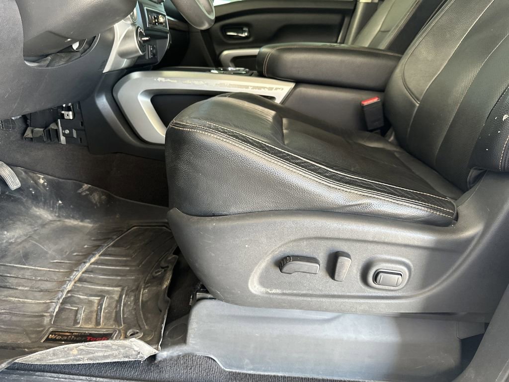 Used 2017 Nissan Titan SL image 14