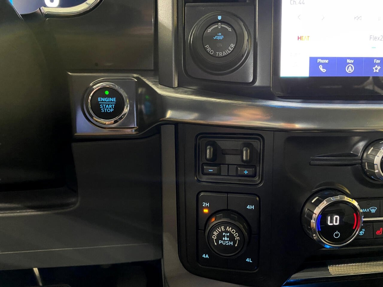 Used 2021 Ford F150 Lariat w/ Equipment Group 502A High image 18