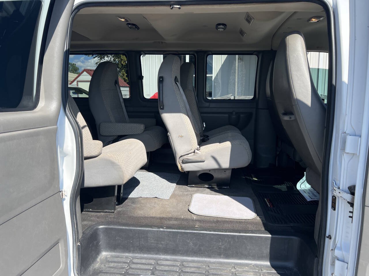 Used 2015 Chevrolet Express 3500 LT w/ LT Preferred Equipment Group RWD image 8