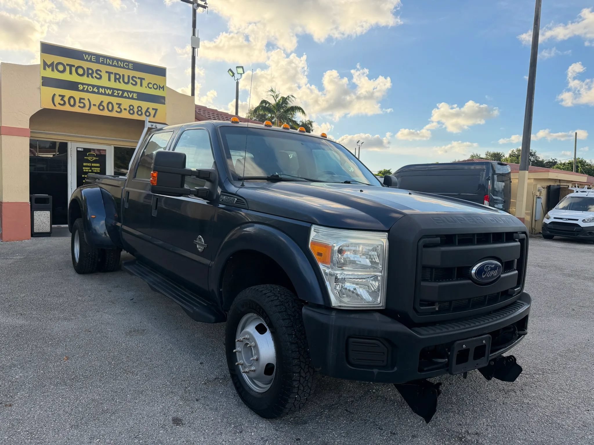 Used 2015 Ford F350 4x4 Crew Cab DRW Super Duty w/ Power Equipment Group image 7