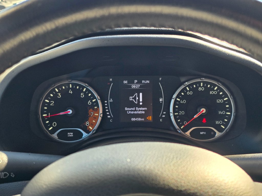Used 2017 Jeep Renegade Latitude w/ Safety & Security Group AWD/4WD image 21