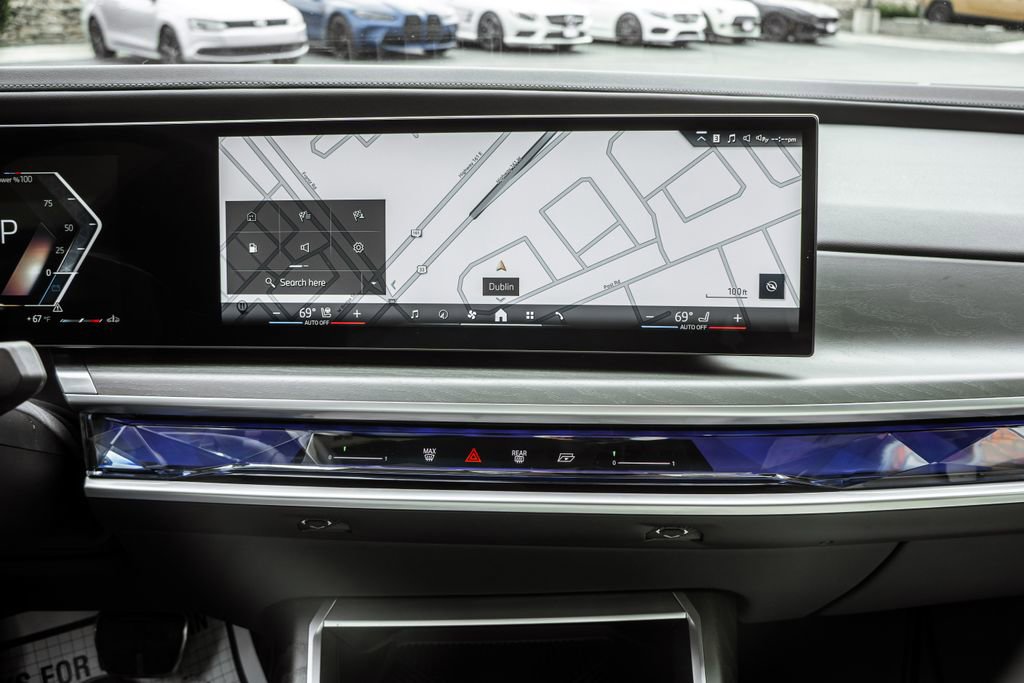 Used 2023 BMW 760i xDrive w/ Executive Package image 20