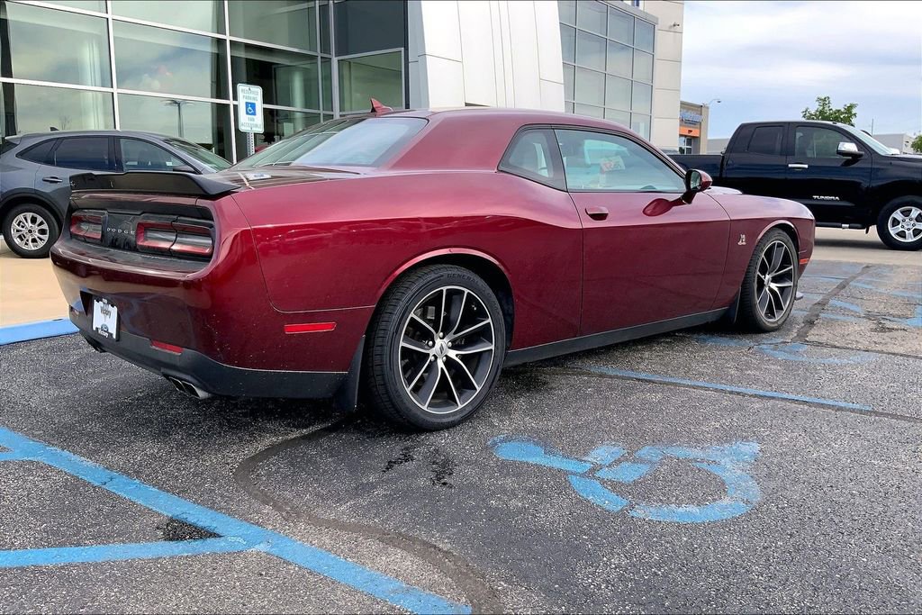 Used 2018 Dodge Challenger R/T Scat Pack w/ Leather Interior Group RWD image 6