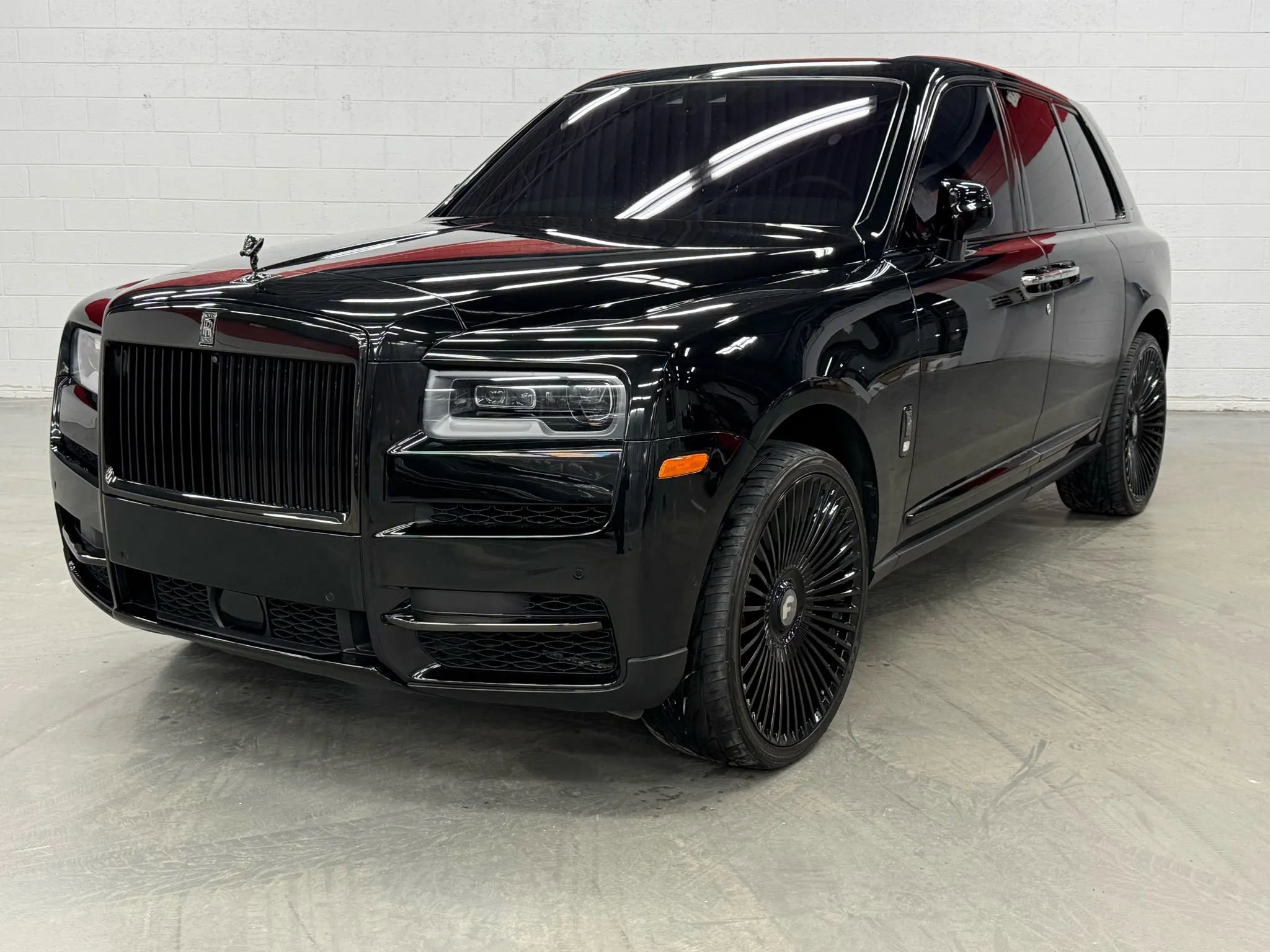 Used 2022 Rolls-Royce Cullinan Black Badge w/ Dark Exterior Package