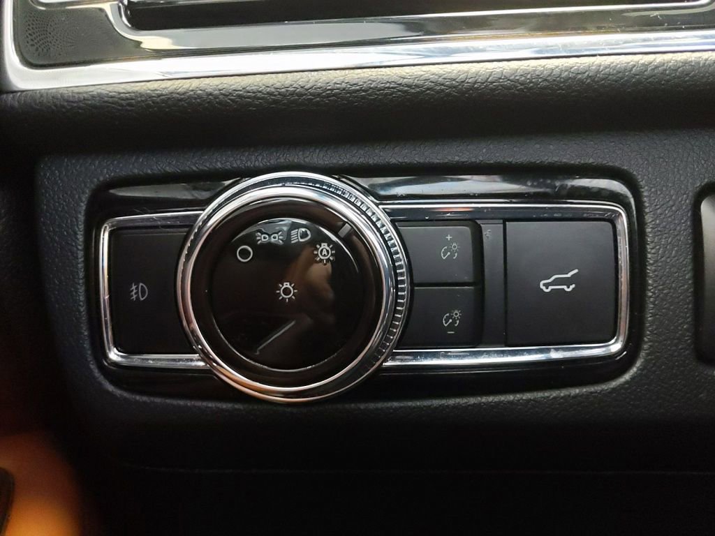 Used 2021 Lincoln Navigator Reserve AWD/4WD image 28