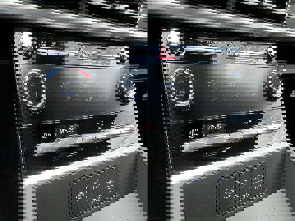 New 2026 Hyundai Santa Fe SE image 16