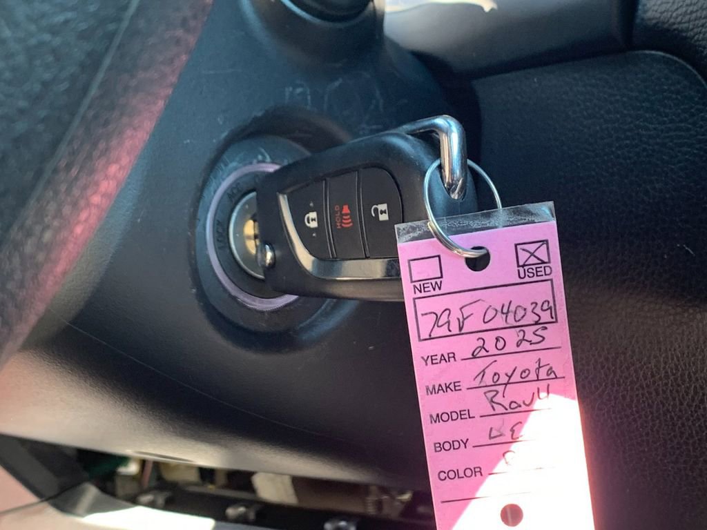 Used 2025 Toyota RAV4 LE AWD/4WD image 25