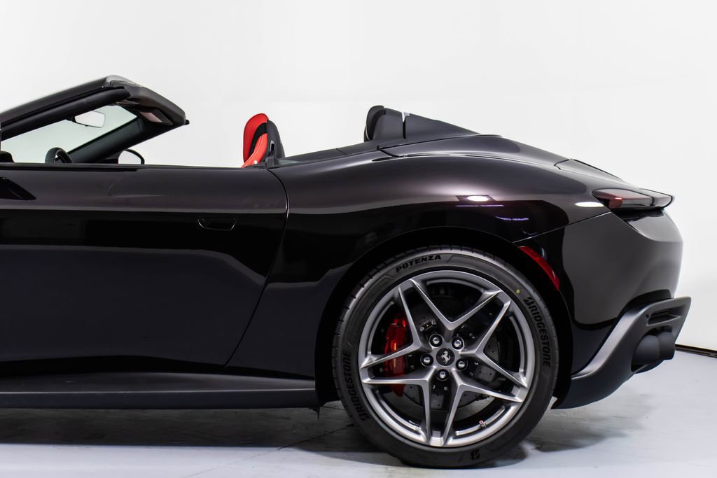 Certified 2025 Ferrari Roma Spider RWD image 27