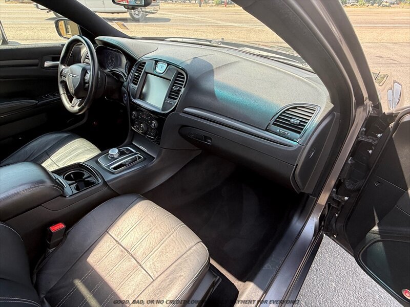 Used 2015 Chrysler 300 S w/ 300S Premium Group RWD image 22