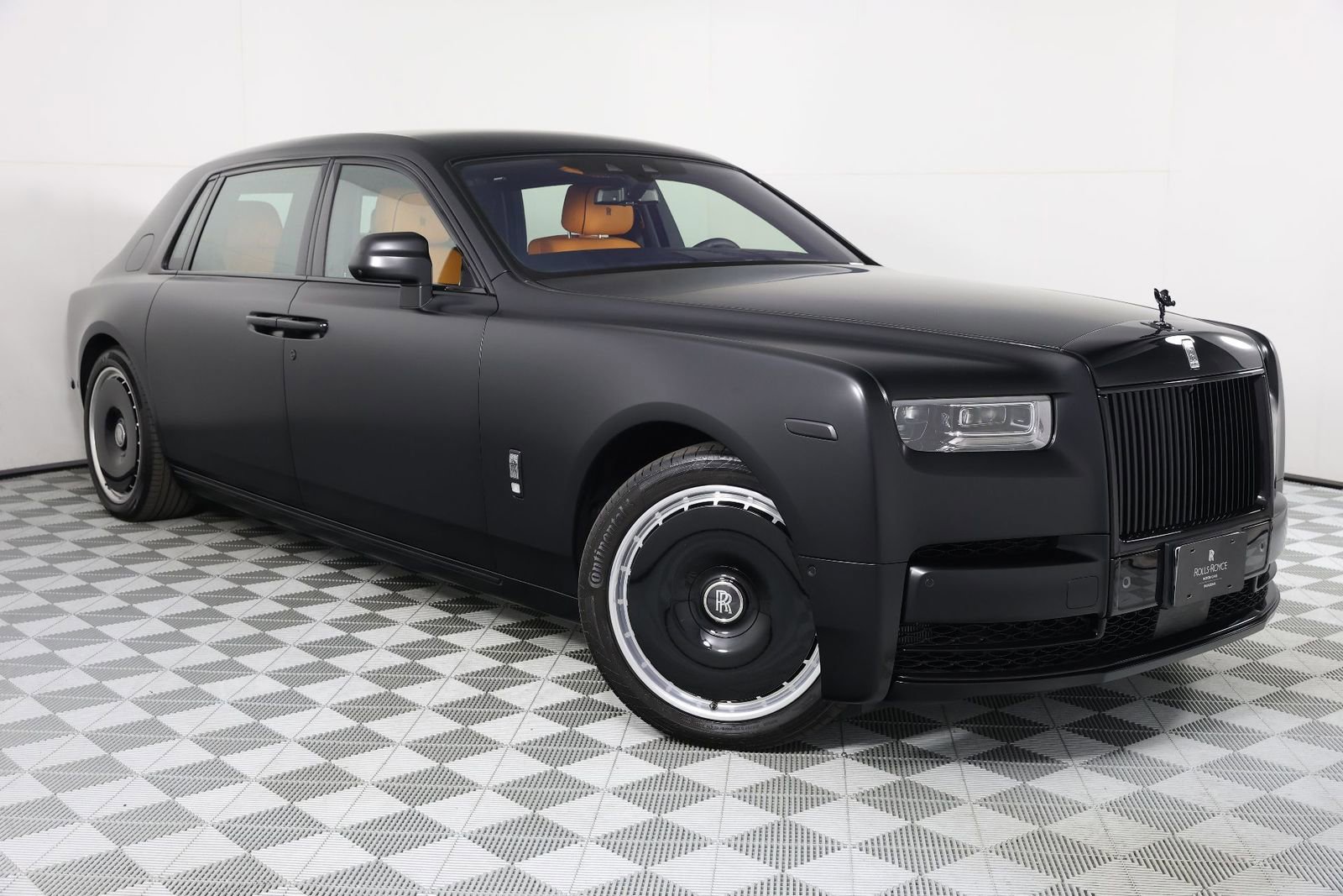 Certified 2024 Rolls-Royce Phantom Extended Wheelbase w/ The Phantom Package image 9