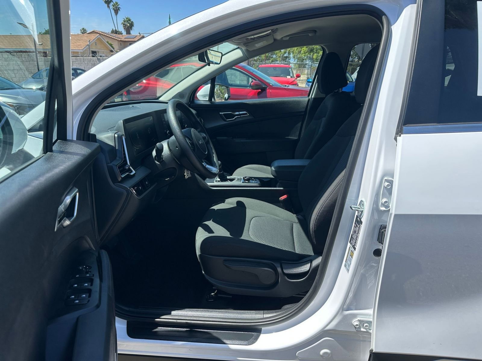 Used 2025 Kia Sportage LX FWD image 25