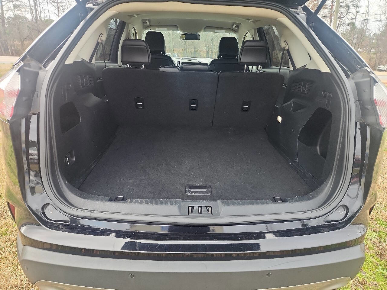 Used 2020 Ford Edge SEL image 12