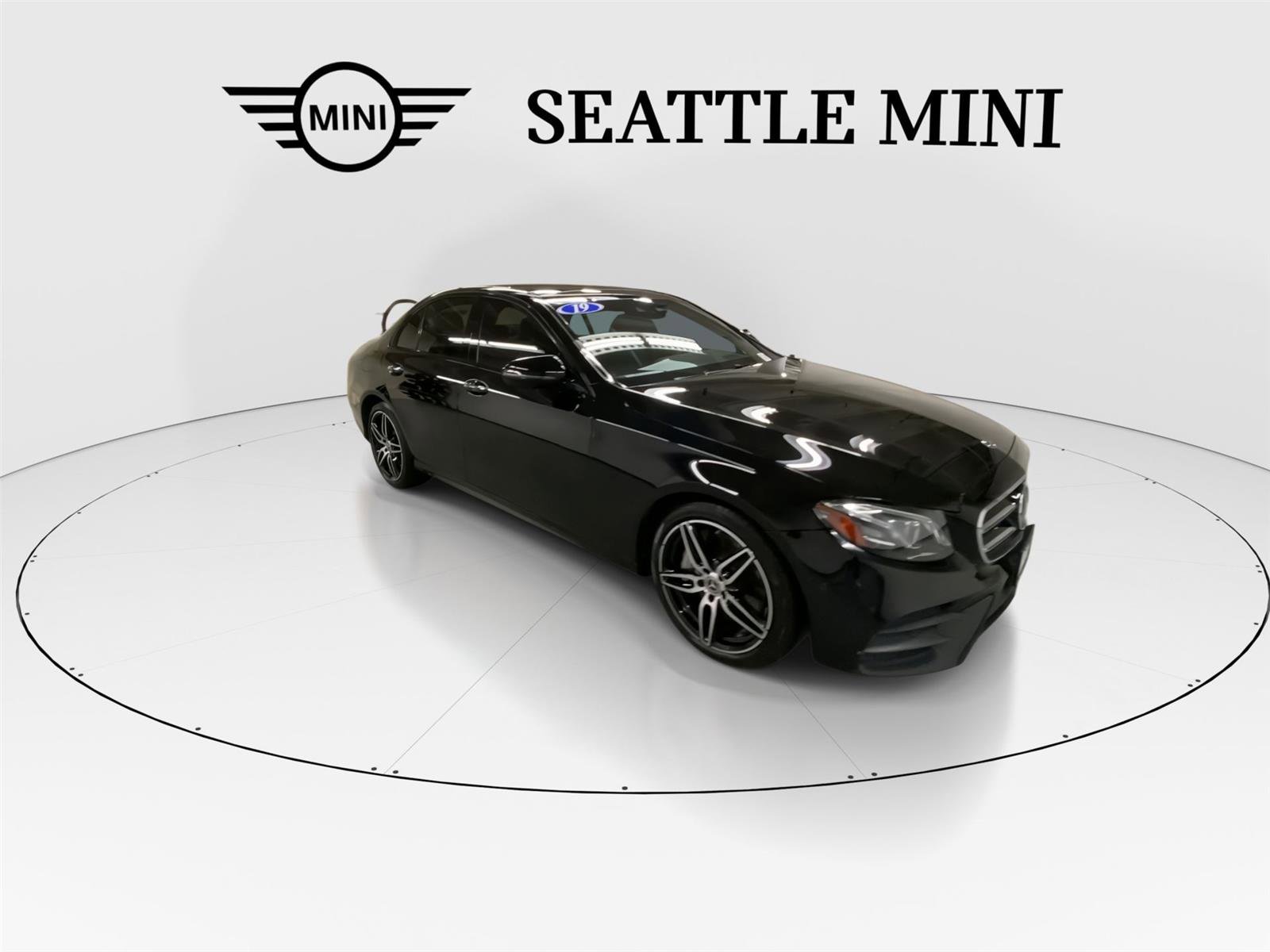 Used 2019 Mercedes-Benz E 450 4MATIC Sedan image 2