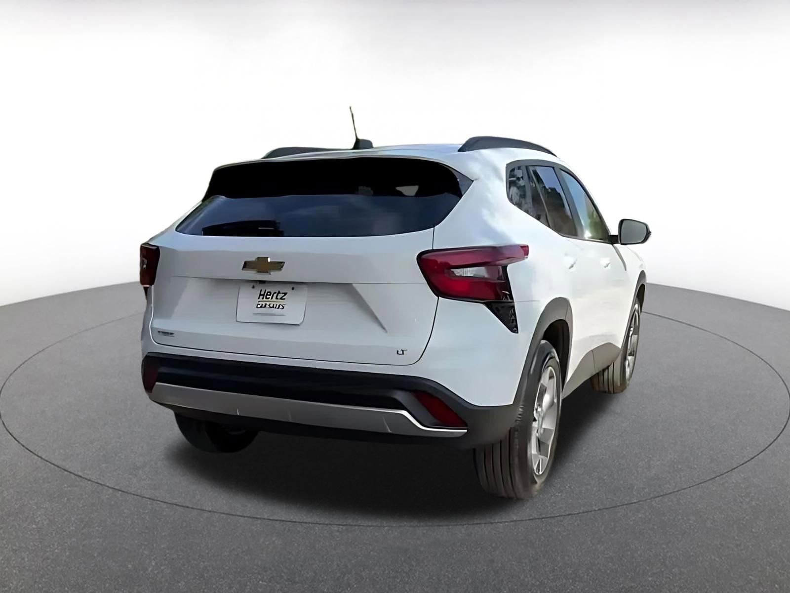 Used 2025 Chevrolet Trax LT image 12