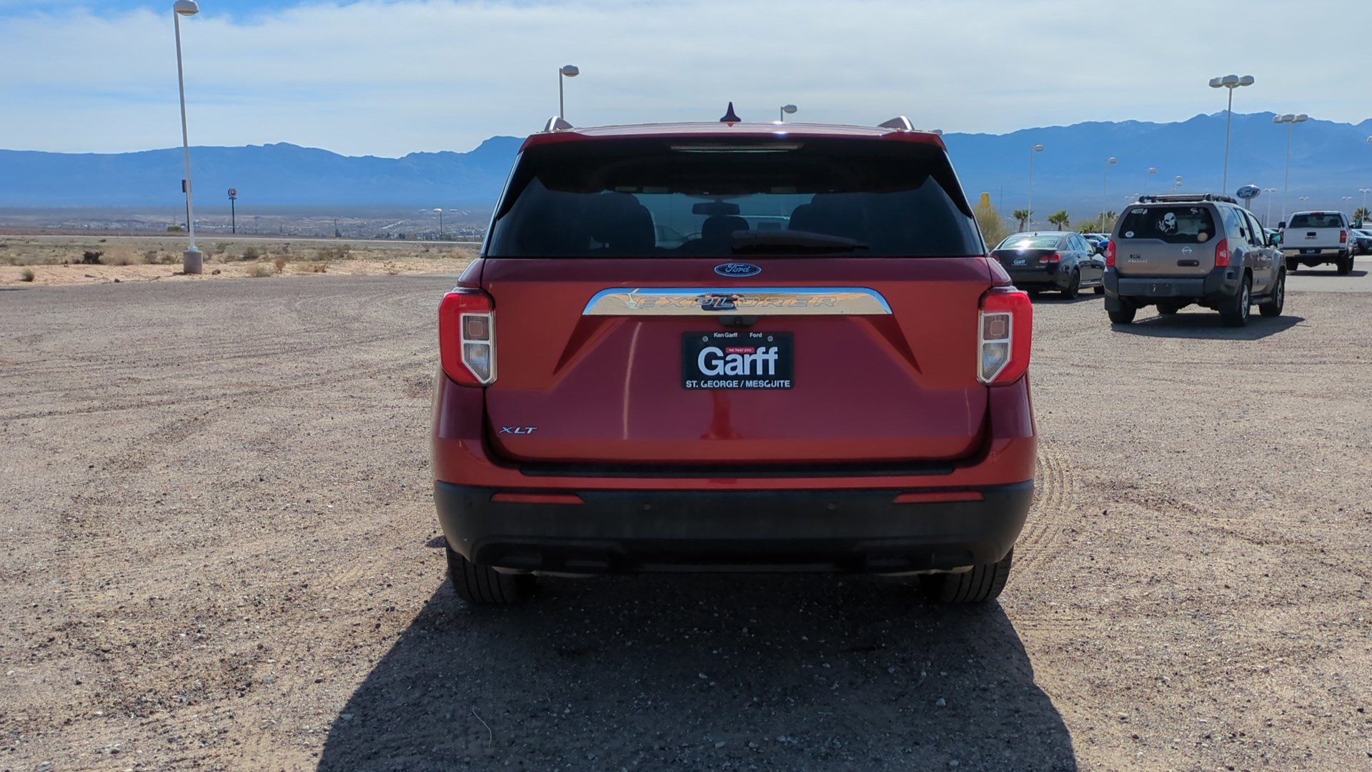 Used 2023 Ford Explorer XLT image 4