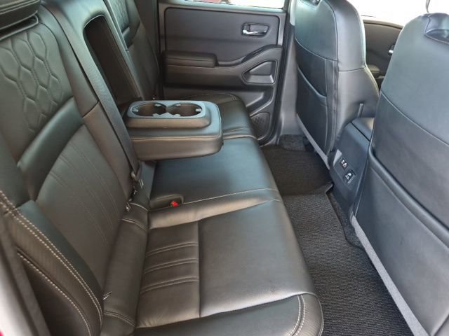 Used 2022 Nissan Frontier SV w/ SV Premium Package image 38