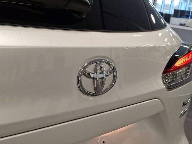 Used 2023 Toyota Corolla Cross XLE image 28