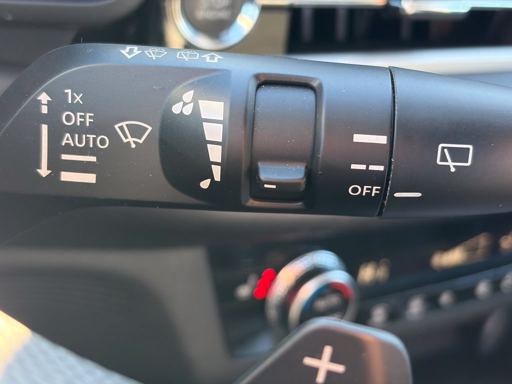 Used 2025 Mitsubishi Outlander SE AWD/4WD image 29