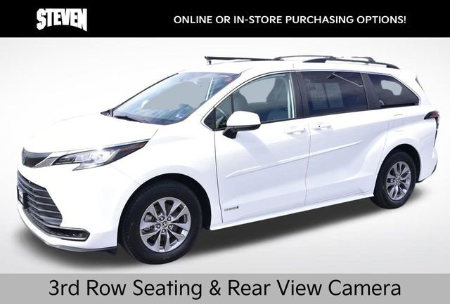 Used 2021 Toyota Sienna LE image 1