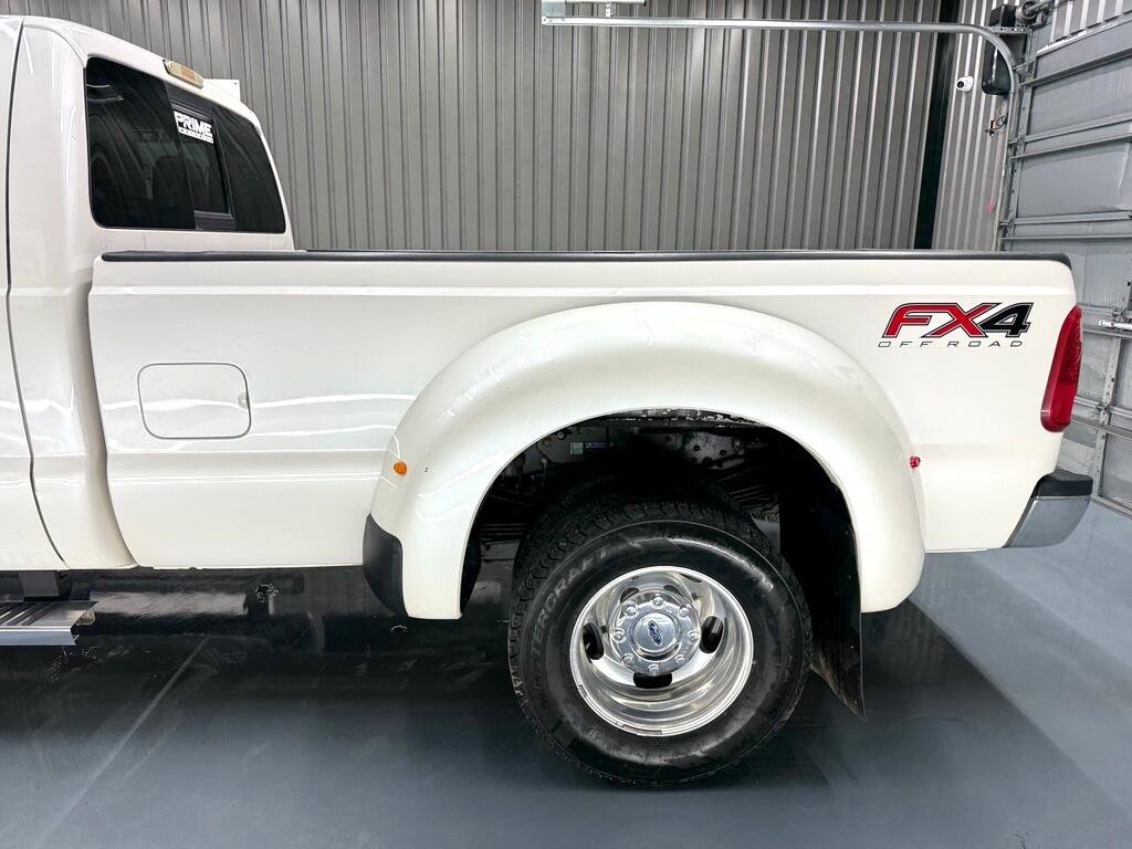 Used 2015 Ford F350 Lariat w/ Chrome Package image 5