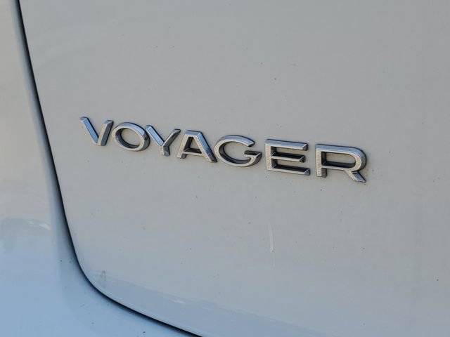 Used 2023 Chrysler Voyager LX FWD image 6