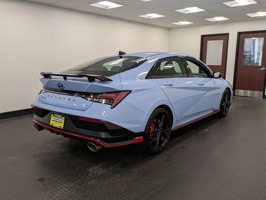 Used 2025 Hyundai Elantra N Base image 4