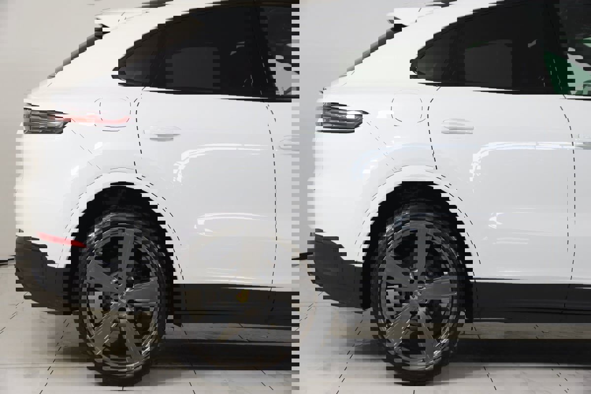 Used 2023 Porsche Cayenne Coupe image 82