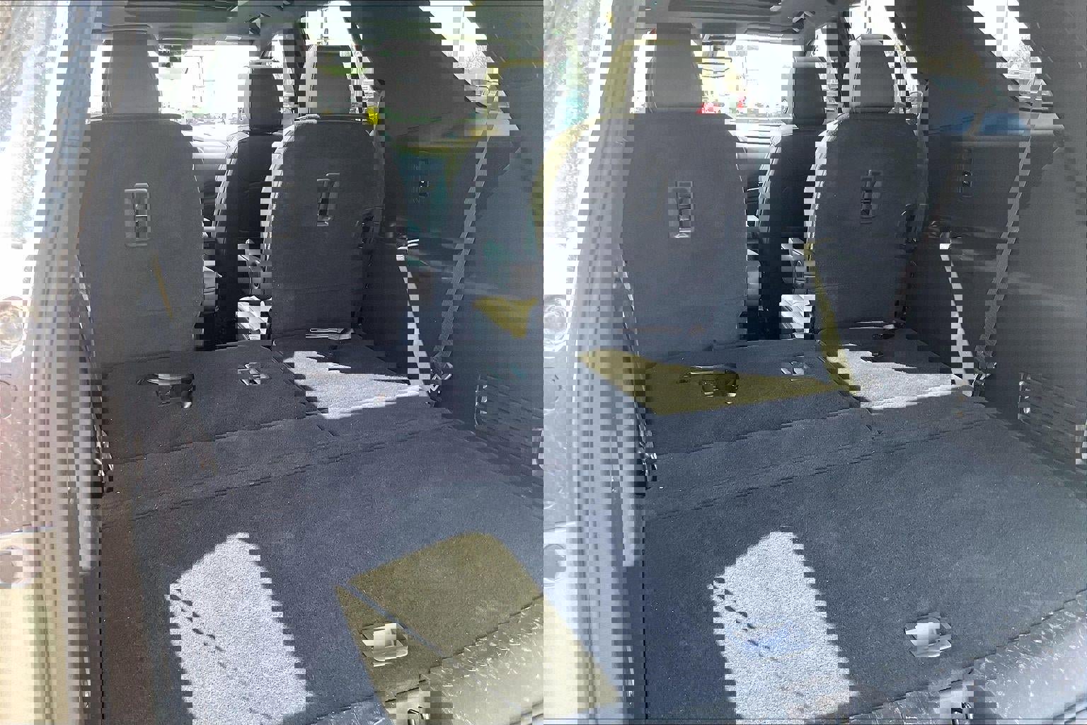 Used 2023 Chevrolet Traverse RS image 4