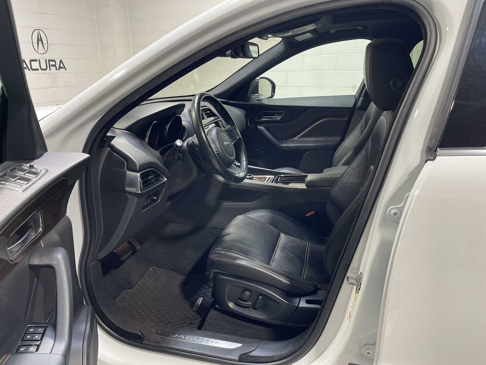 Used 2018 Jaguar F-PACE Prestige AWD/4WD image 2