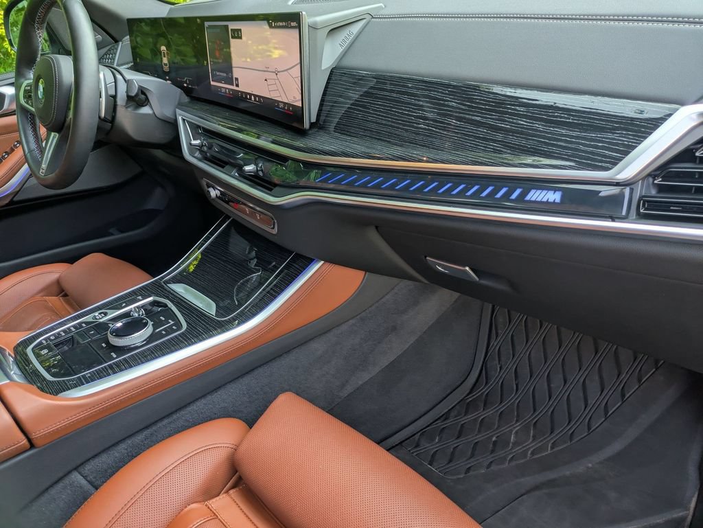 Certified 2025 BMW X5 M60i AWD/4WD image 26