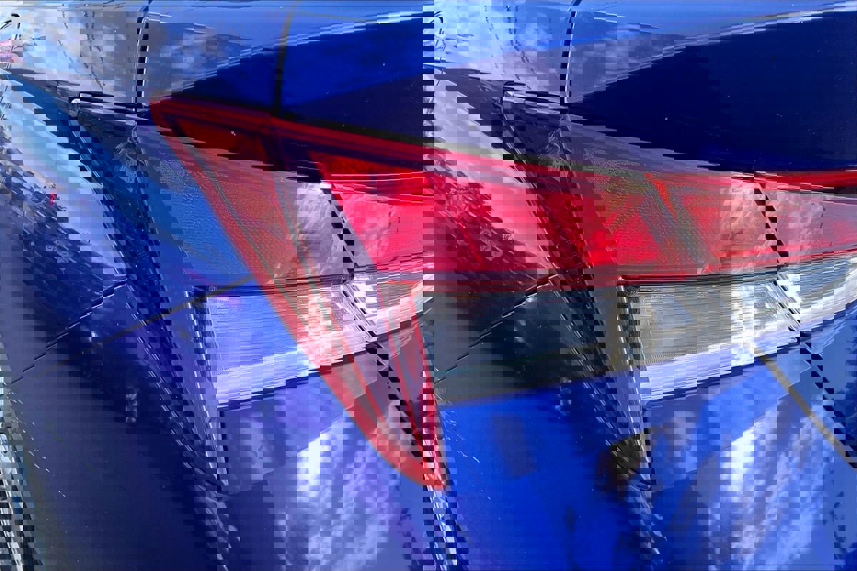 Used 2021 Hyundai Elantra SE image 29