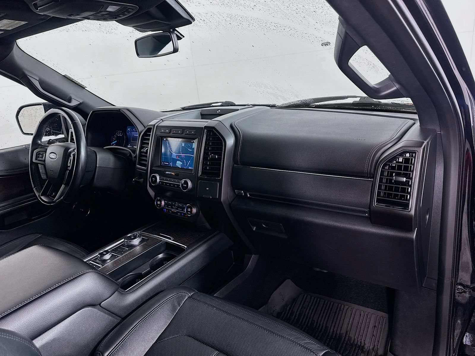 Used 2019 Ford Expedition Limited w/ Equipment Group 302A AWD/4WD image 32