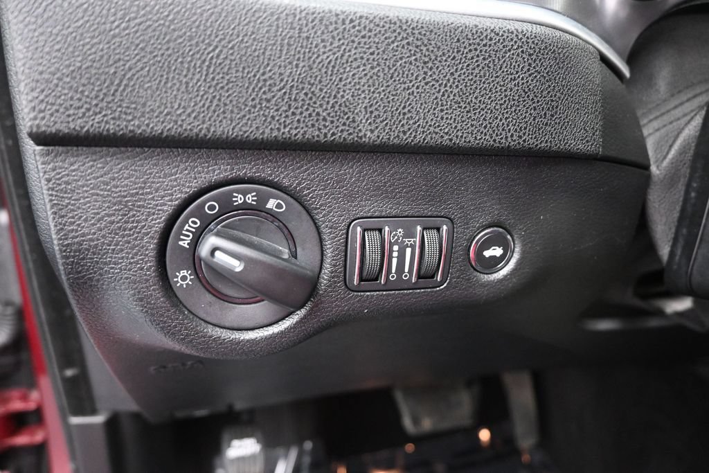 Used 2020 Dodge Charger SXT w/ Leather Interior Group RWD image 20