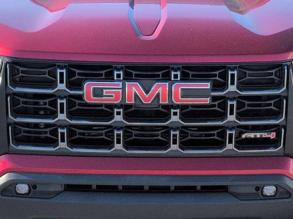 Used 2023 GMC Canyon AT4 w/ AT4 Premium Package AWD/4WD image 4